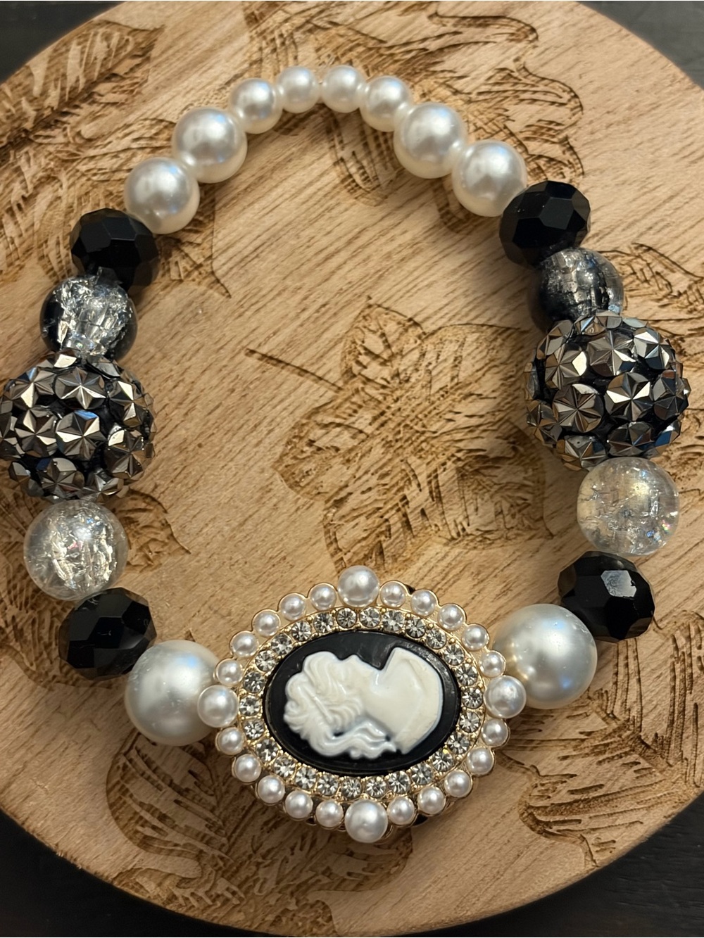 Pearl & Black Cameo Stretch Bracelet with Crystal Accents
